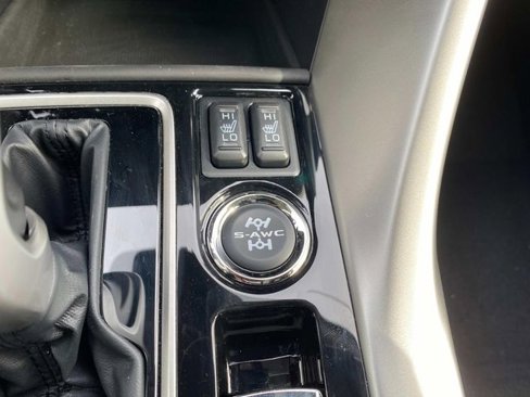 New 2024 Mitsubishi Eclipse Cross SE image 11