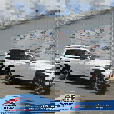 New 2025 Jeep Grand Cherokee L Limited image 1