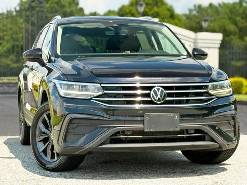 Used 2022 Volkswagen Tiguan SE image 4