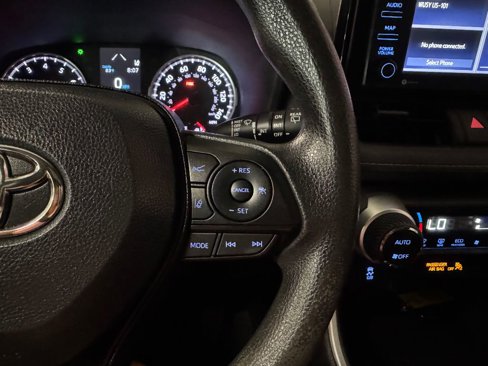 Used 2022 Toyota RAV4 XLE image 25