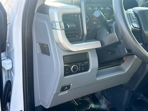 Used 2024 Ford F250 XL image 11