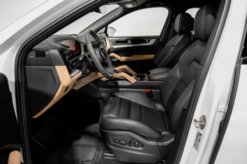Used 2024 Porsche Cayenne Coupe w/ Premium Package Plus image 19