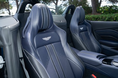 Used 2023 Aston Martin V8 Vantage Roadster image 18