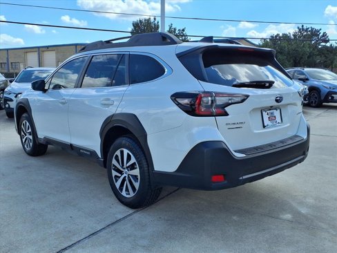 Certified 2025 Subaru Outback Premium image 2
