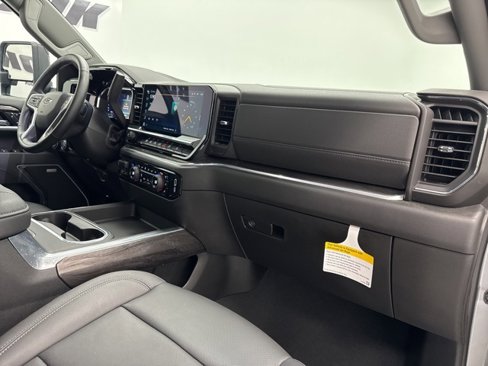 Used 2025 Chevrolet Silverado 2500 LTZ w/ Trail Boss Package image 32
