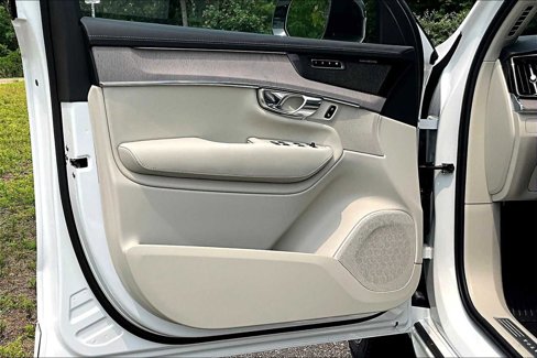 New 2026 Volvo XC90 T8 Ultra w/ Protection Package Premier image 10