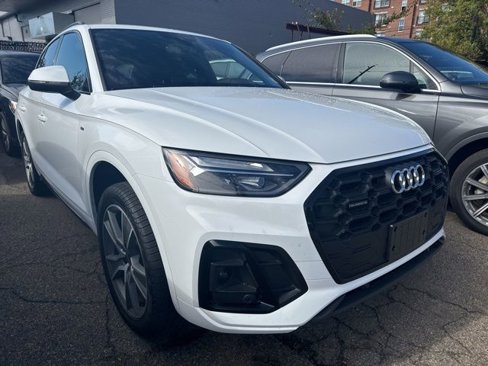 Certified 2025 Audi Q5 2.0T Premium image 1