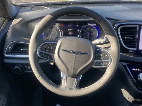New 2026 Chrysler Voyager LX image 37