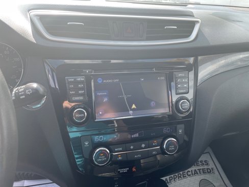 Used 2016 Nissan Rogue SL image 17