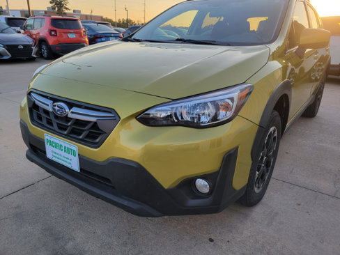 Used 2023 Subaru Crosstrek 2.0i Premium image 3