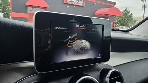 Used 2019 Mercedes-Benz GLC 300 w/ Premium Package image 37