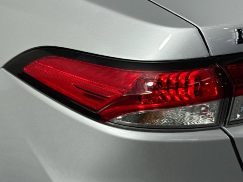 Used 2025 Toyota Corolla LE image 34