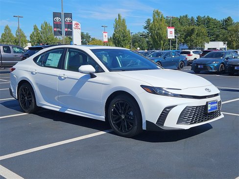 New 2026 Toyota Camry SE image 3