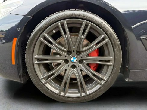 Used 2018 BMW 540i xDrive w/ M Sport Package image 37