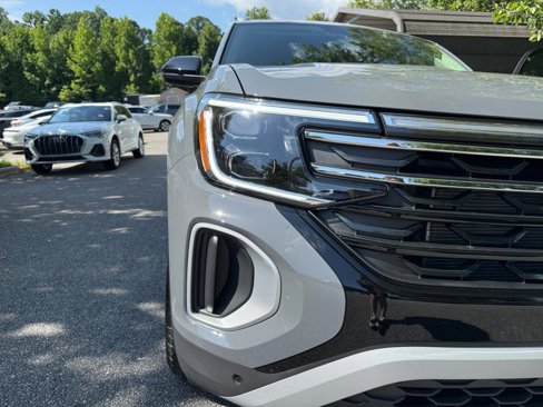 New 2025 Volkswagen Atlas Peak Edition SE image 24