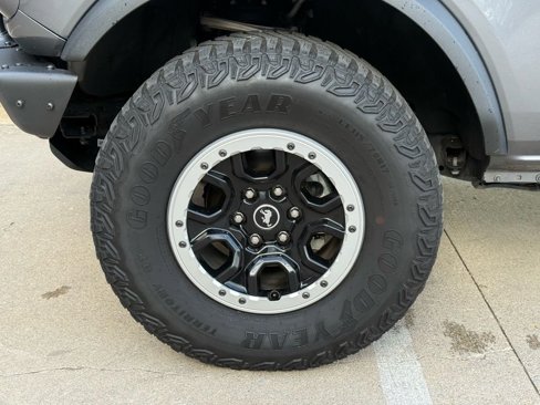 Used 2021 Ford Bronco Badlands image 38