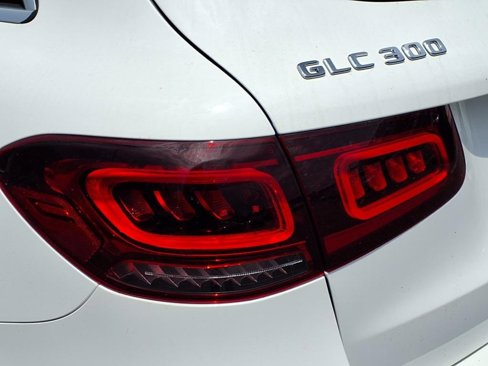 Used 2022 Mercedes-Benz GLC 300 4MATIC image 7