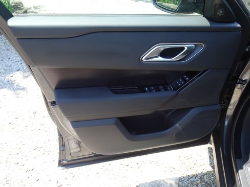 New 2026 Land Rover Range Rover Velar Dynamic SE image 16