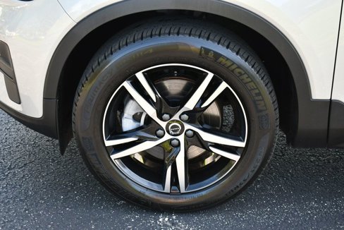 Used 2025 Volvo XC40 B5 Core image 58
