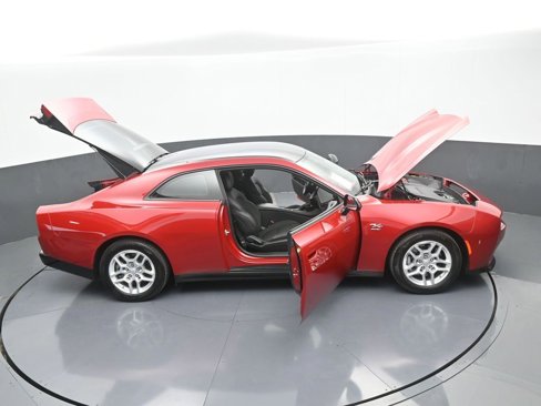 Used 2025 Dodge Charger R/T w/ Sun & Sound Package image 70