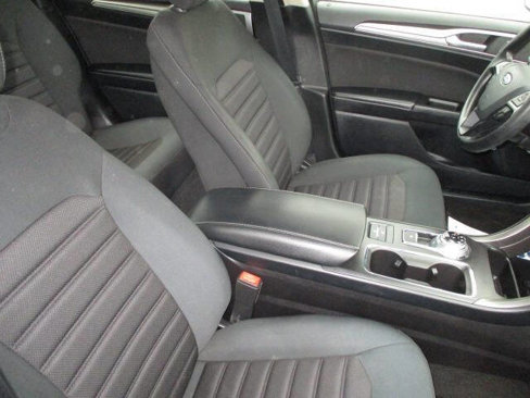 Used 2019 Ford Fusion SE image 19