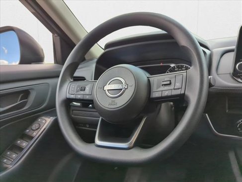 Used 2024 Nissan Rogue S image 27