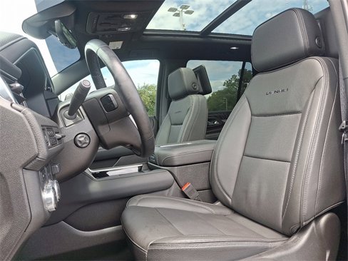 Used 2024 GMC Yukon Denali w/ Denali Reserve Package image 14