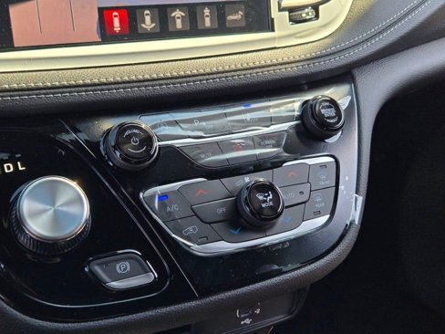 New 2026 Chrysler Pacifica Select image 28