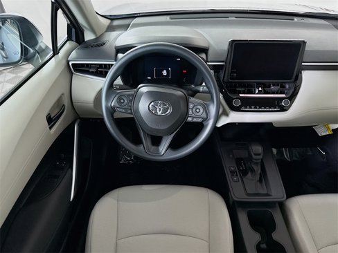 Used 2026 Toyota Corolla Cross L image 4