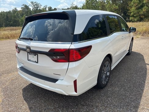 New 2026 Honda Odyssey Touring image 3