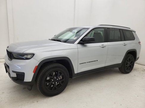 Used 2024 Jeep Grand Cherokee L Laredo image 23