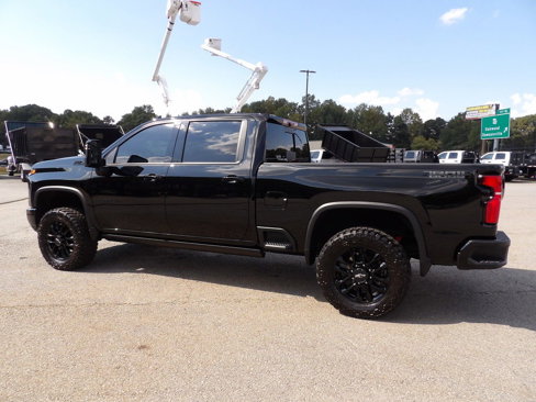 Used 2025 Chevrolet Silverado 2500 LTZ w/ Trail Boss Package image 4