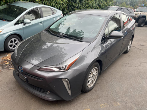Used 2020 Toyota Prius LE image 1