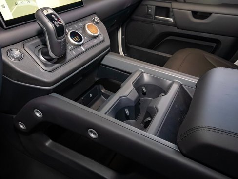 New 2025 Land Rover Defender 110 X-Dynamic SE image 28
