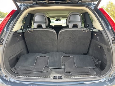 Certified 2025 Volvo XC90 B5 Core image 34