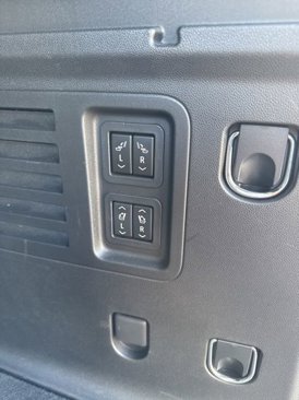 Used 2024 Chevrolet Traverse RS image 21
