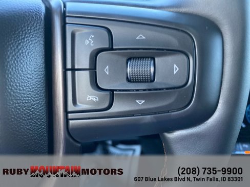 Used 2024 GMC Sierra 1500 AT4 w/ Technology Package image 8