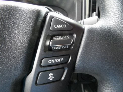 Certified 2025 Nissan Frontier SV image 32