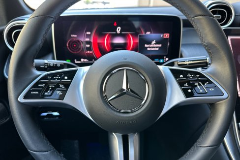 Used 2024 Mercedes-Benz GLC 300 image 26