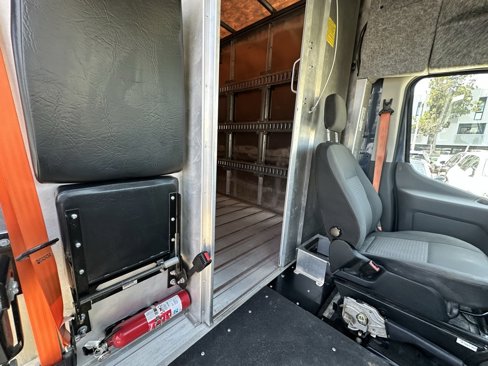 Used 2022 Ford Transit 350 DRW image 13