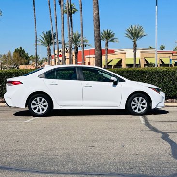 Used 2022 Toyota Corolla LE image 9