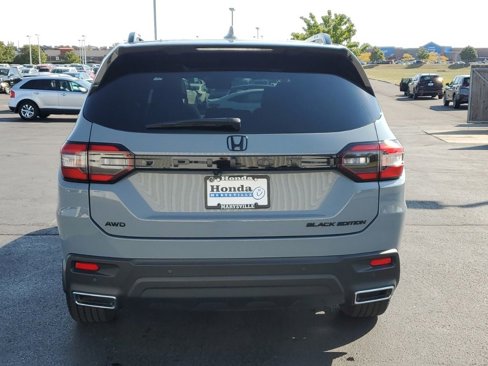 Certified 2025 Honda Pilot Black Edition image 6