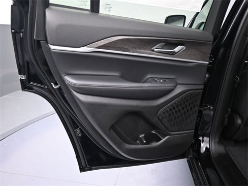 New 2025 Jeep Grand Cherokee Limited w/ Black Appearance Package image 37