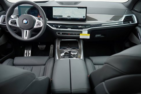New 2026 BMW X7 M60i image 13