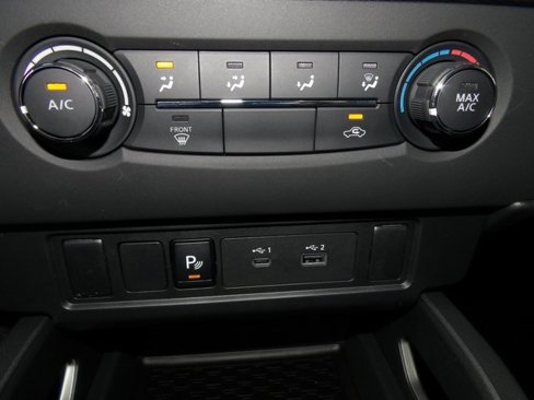 Certified 2025 Nissan Frontier SV image 24