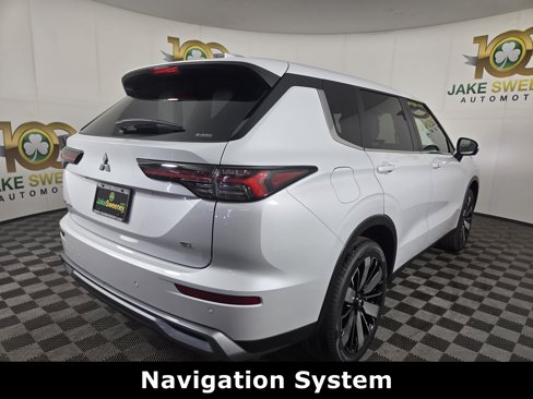 New 2025 Mitsubishi Outlander SE image 7
