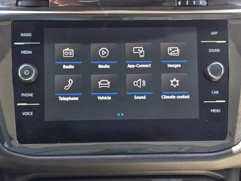 Used 2020 Volkswagen Tiguan SE w/ Panoramic Sunroof Package image 33