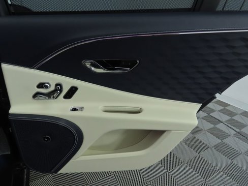New 2025 Bentley Flying Spur Plug-In Hybrid image 29