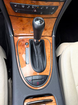 Used 2008 Mercedes-Benz E 550 4MATIC Sedan image 22