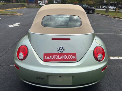 Used 2008 Volkswagen Beetle SE image 2